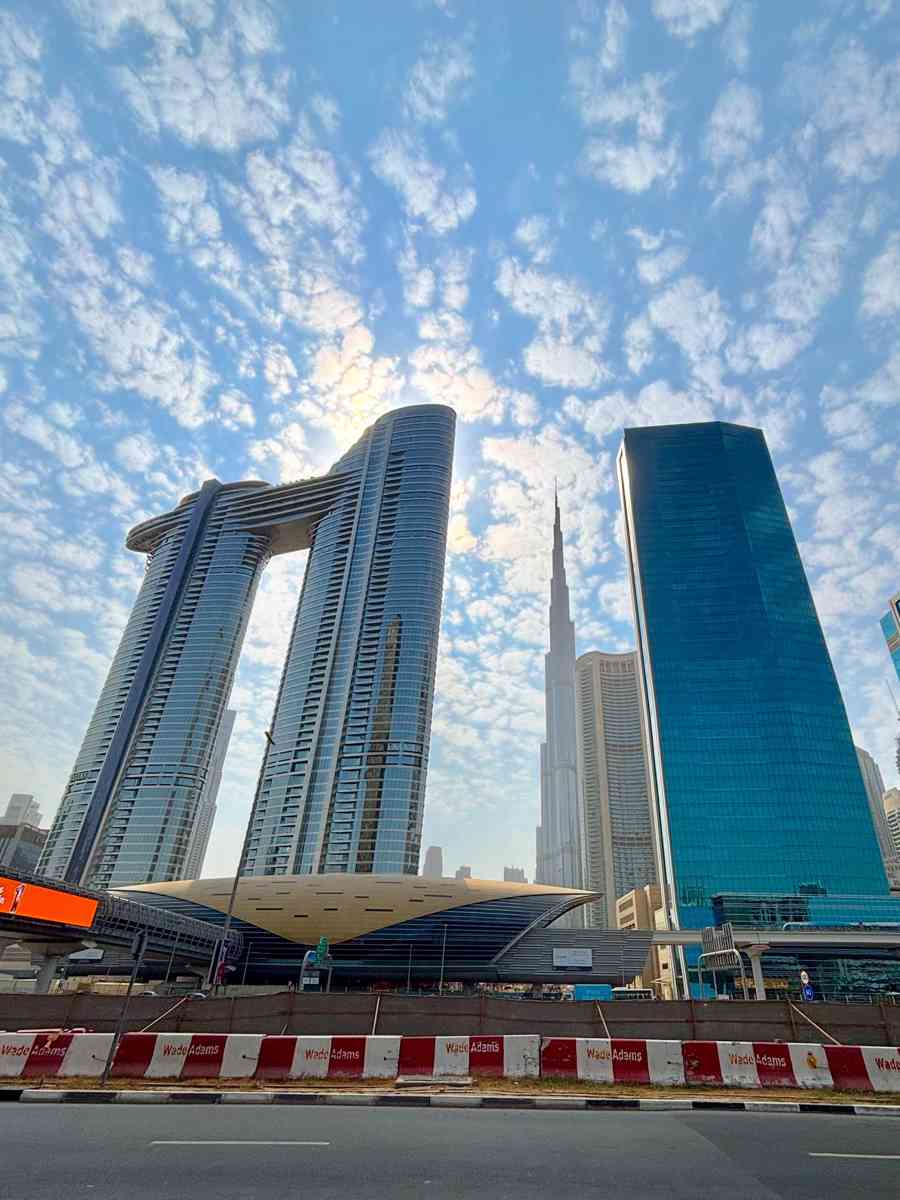 مايكل كيلي يتحدث عن الرابطة التي بناها مع دبي أثناء تصوير جاك راين