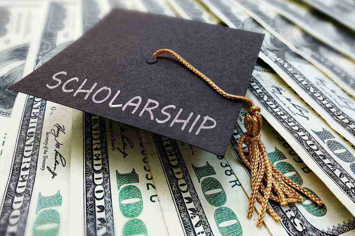 الإمارات تطلق منصة ذكية للمنح الدراسية تختصر التقديم إلى خمس دقائق
