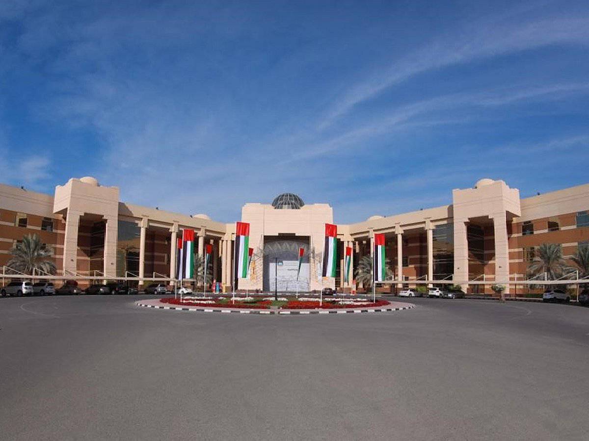 جامعة عجمان تتجاوز 10 آلاف طالب لأول مرة في تاريخها