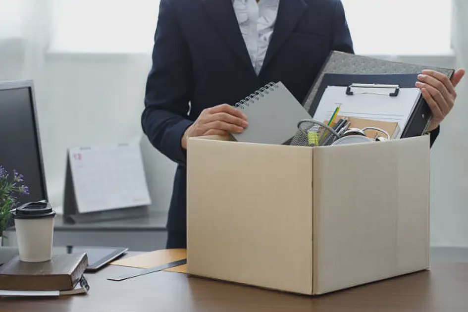 الفصل التعسفي في الإمارات: كيفية تقديم شكوى والحصول على تعويض