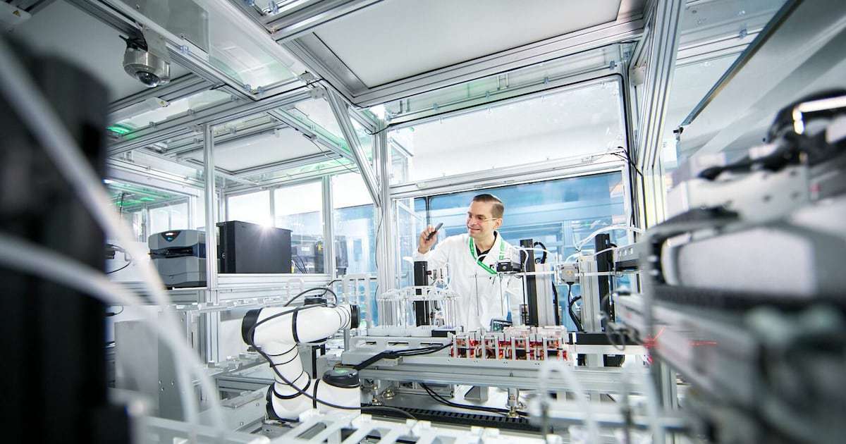 Abu Dhabi Scientists Use AI to Develop a Painkiller More Effective Than Morphine